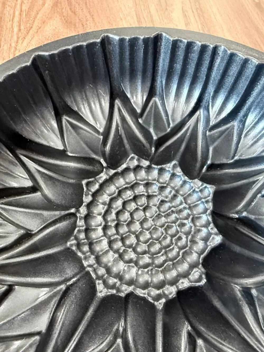 Nordic Ware SUNFLOWER Bundt Cake Pan Mold 10 Cup Aluminum USA Floral Bakeware